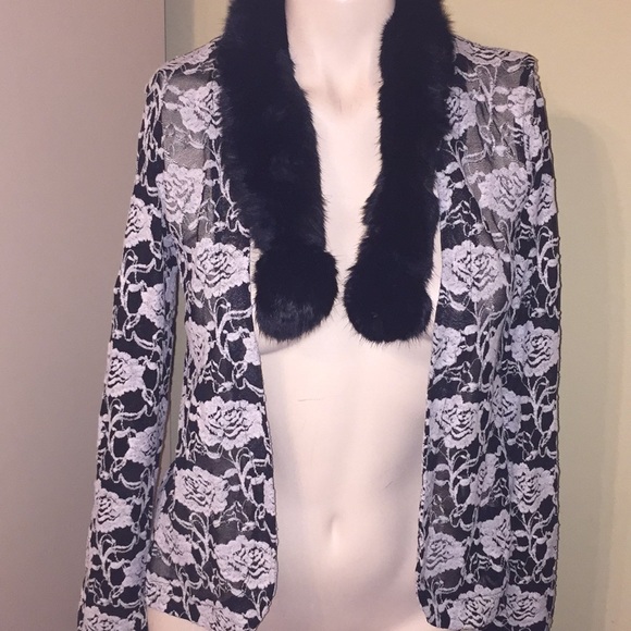 FRENCHIE CARDIGAN WITH  FLORAL DESIGN SIZE S.🌹 - Picture 2 of 8